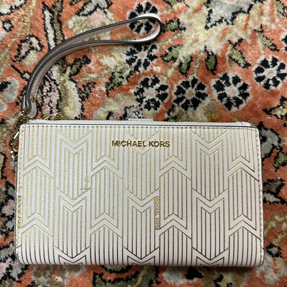 NWOT Michael Kors Wallet - Picture 1 of 7